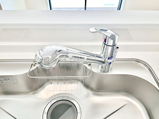 いつでも清潔なおいしいお水を。一つの水栓で水道水と浄水を使い分け。