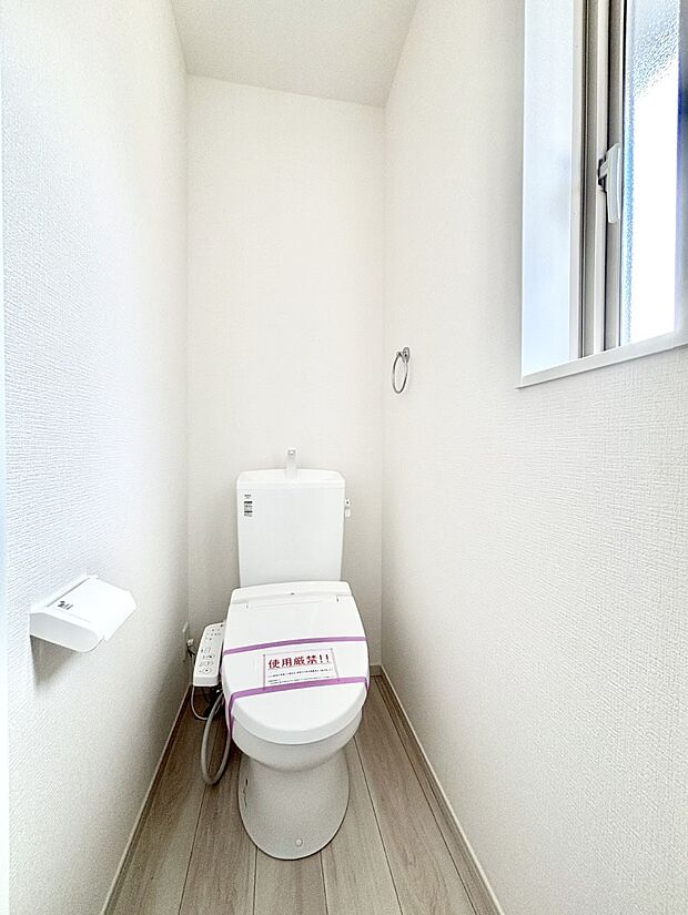 トイレは1階と2階それぞれに配置されていてとても便利です。 