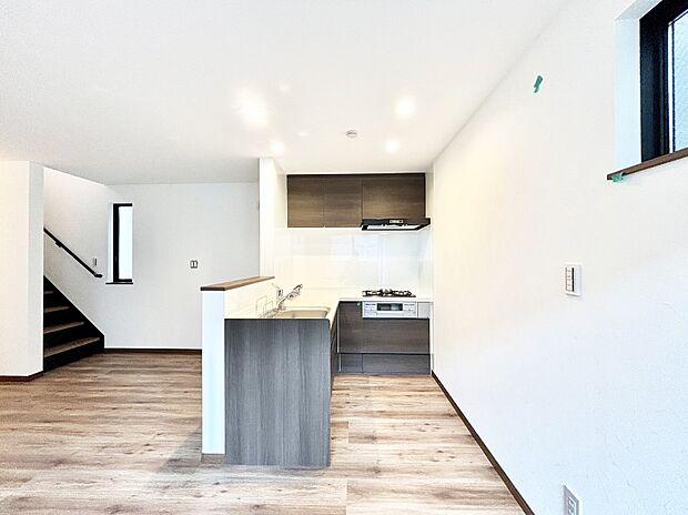 作業動線がスムーズなL字型キッチン