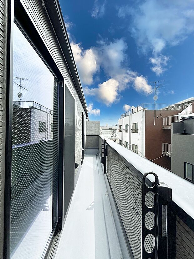 風通しの良いバルコニー