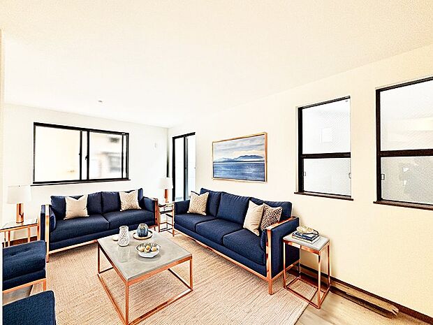 落ち着いた雰囲気のLDKは家族みんなの快適空間※家具はCGです