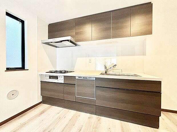 料理をしながらご家族との会話を楽しめる対面カウンターキッチン