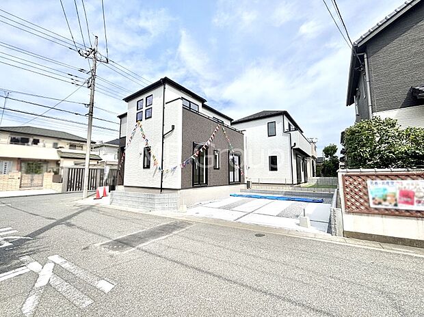 前面道路はきちんと整備されています