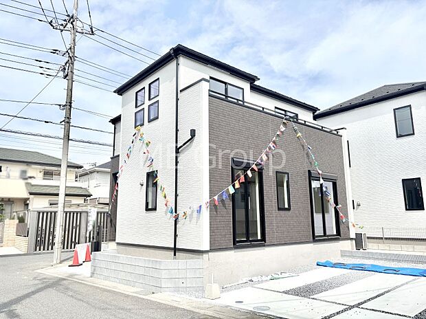 溢れる陽光でご家族の笑顔も輝く