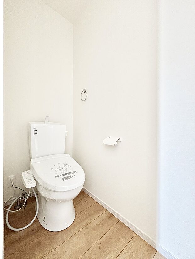トイレは温水洗浄機能付き