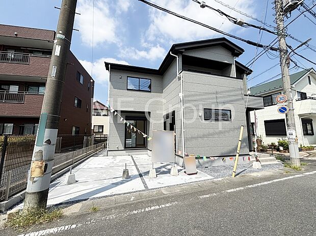 溢れる陽光でご家族の笑顔も輝く