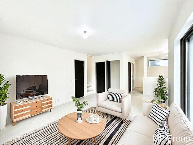 落ち着いた雰囲気のLDKは家族みんなの快適空間※家具はCGです