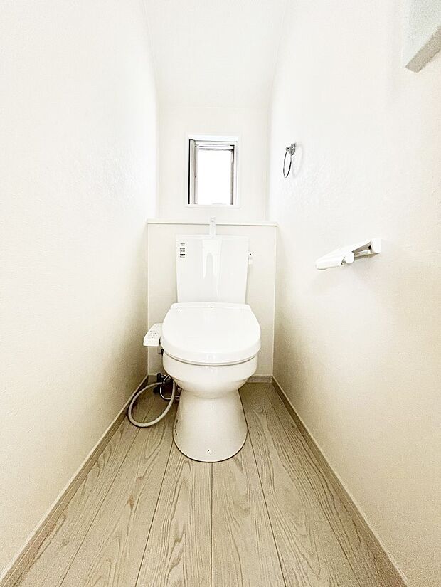 トイレは温水洗浄機能付き