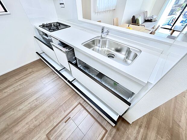 使いやすさを優先したスライド式収納タイプ!