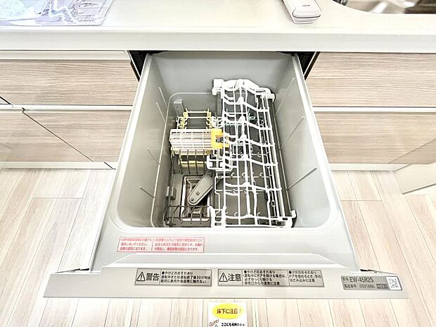 面倒なお片づけは食洗機にお任せ！家事の負担が減って、時間にも気持ちにもゆとりができます。