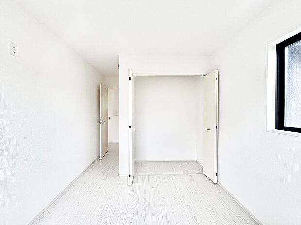 収納が充実しているので居住スペースを広々使えます