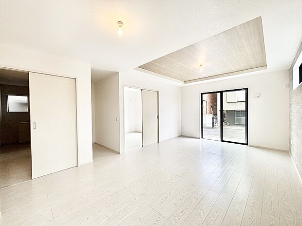 家族の笑顔が自然と生まれてくる、そんな雰囲気のダイニングに仕上がっています。