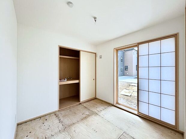 柔らかい畳の空間は、お子様の遊び場や来客時のおもてなしの場所として重宝します。 