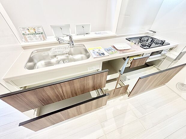 使いやすさを優先したスライド式収納タイプ！