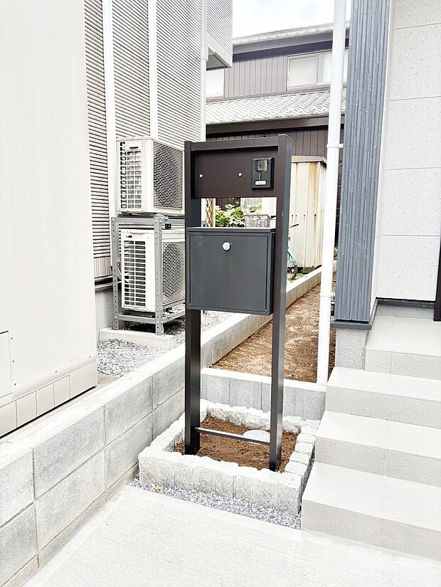 表札・インターホン・ポストをひとつに集約