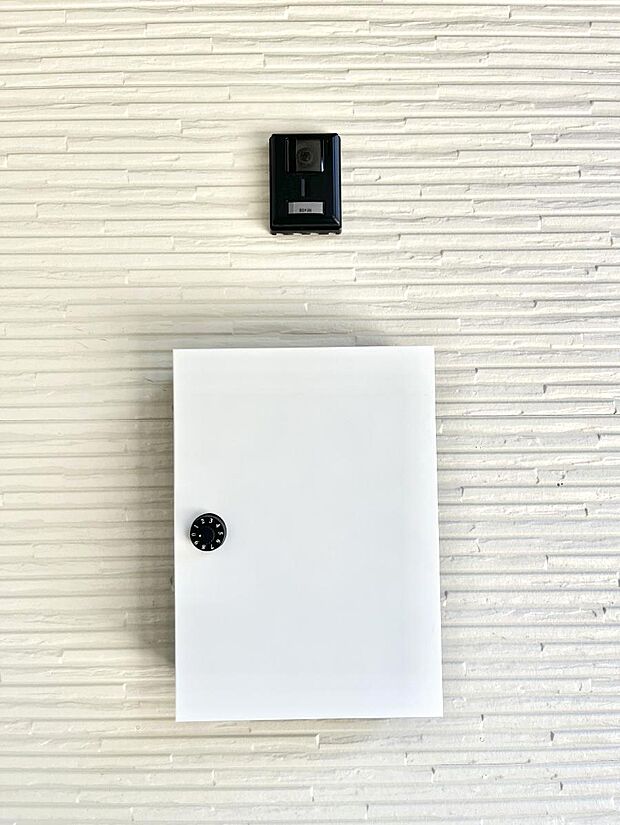 シンプルデザインのポスト。