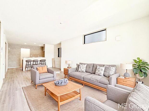 ゆとりある広さが嬉しいリビングは家族みんなの憩いの空間です ※家具はCGです