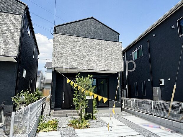 溢れる陽光でご家族の笑顔も輝く