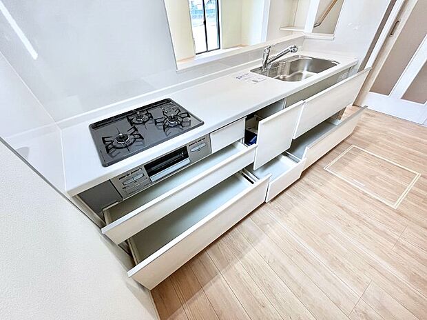 使いやすさを優先したスライド式収納タイプ!