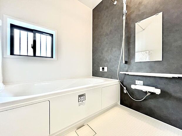 落ち着いた雰囲気でゆっくりお寛ぎいただけるバスルーム