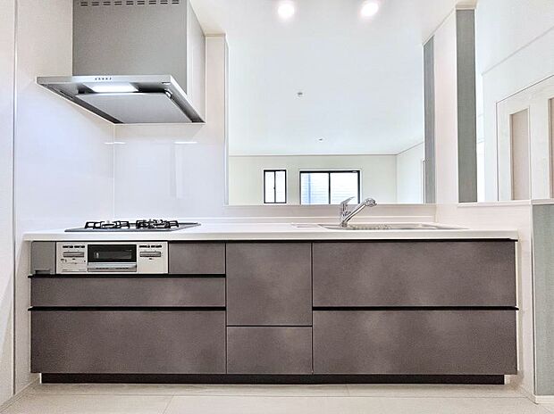 ゆとりあるキッチンではご家族と楽しくお料理ができます。