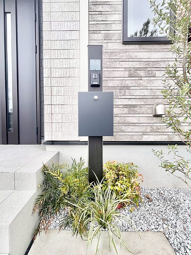 表札・インターホン・ポストをひとつに集約