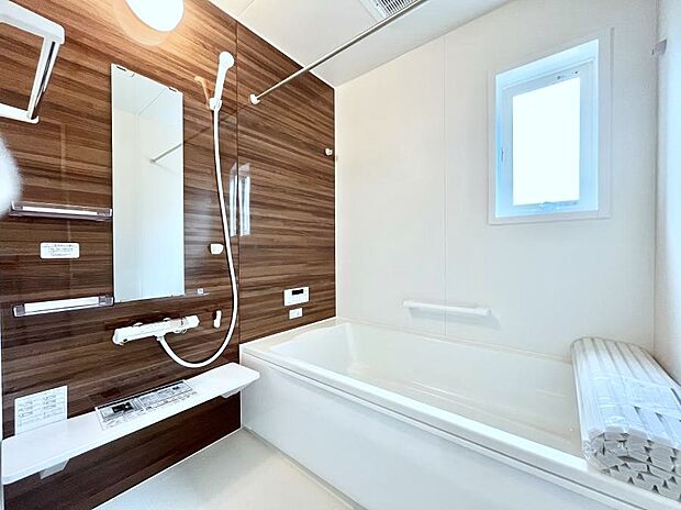 落ち着いた雰囲気でゆっくりお寛ぎいただけるバスルーム