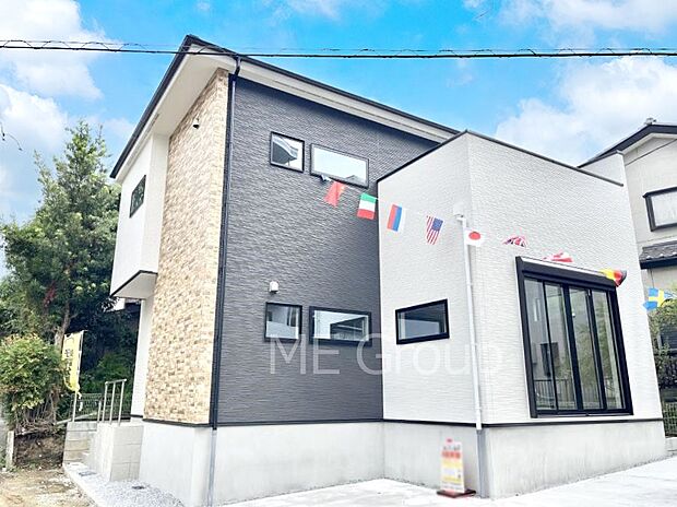 溢れる陽光でご家族の笑顔も輝く