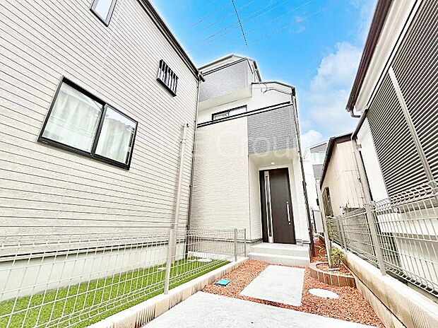 洗練された外観、上質な住空間が広がる室内は永く安心して過ごせる住居です。