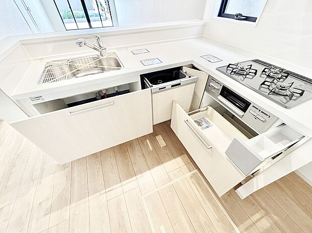 使いやすさを優先したスライド式収納タイプ!