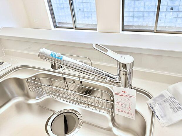 いつでも清潔なおいしいお水を。一つの水栓で水道水と浄水を使い分け。