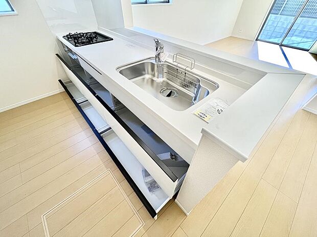 使いやすさを優先したスライド式収納タイプ!