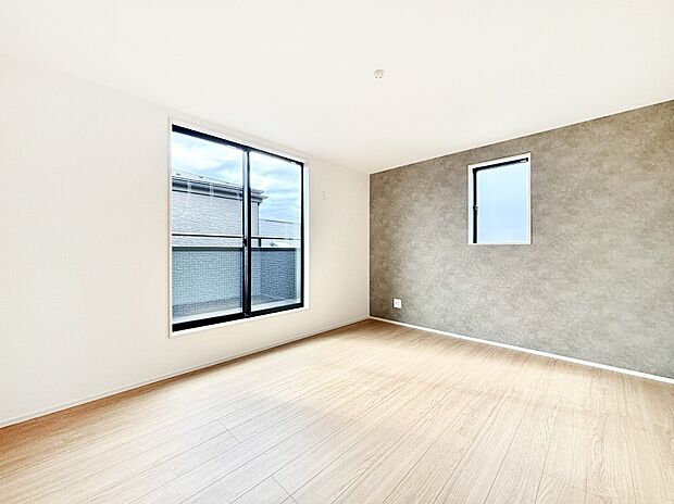 使いやすい形でベットや家具の置き方にも困ることもありません。