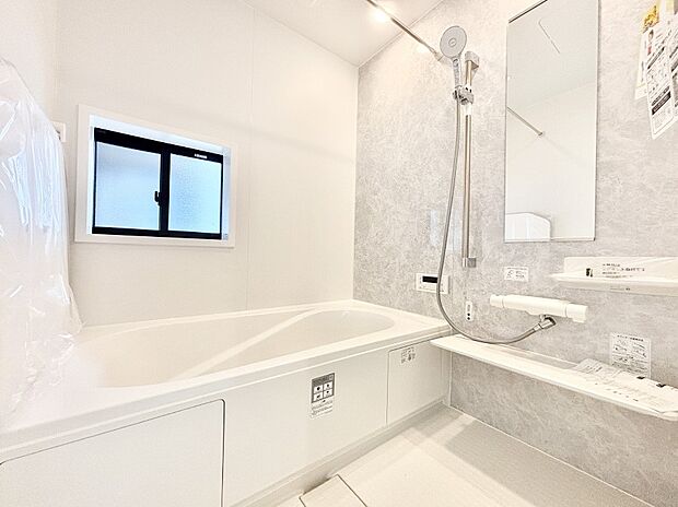 落ち着いた雰囲気でゆっくりお寛ぎいただけるバスルーム