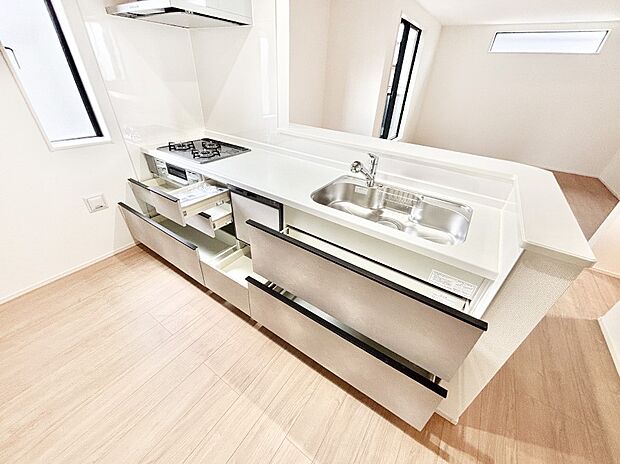 使いやすさを優先したスライド式収納タイプ!