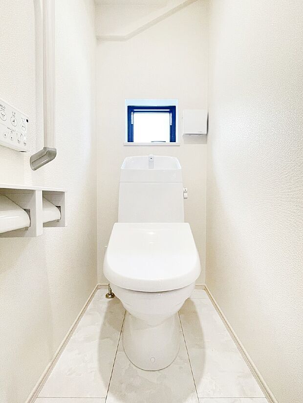 白を基調とした清潔感のある落ち着ける空間