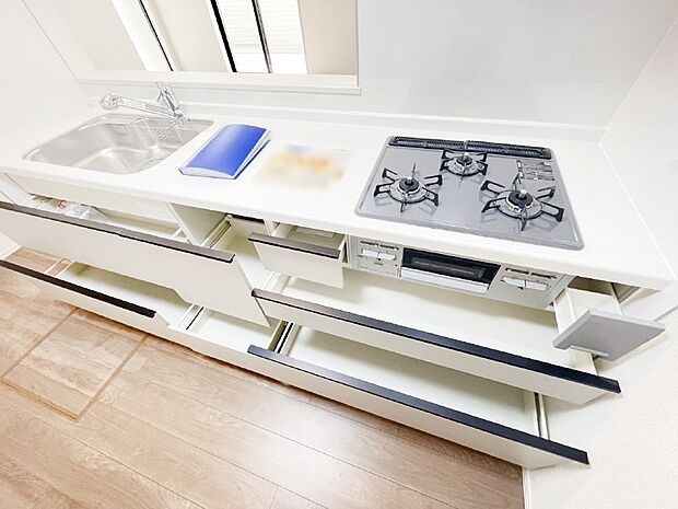 使いやすさを優先したスライド式収納タイプ!