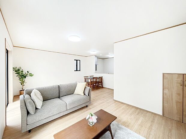 どこにいても家族のつながりを感じられるコミュニケーションリビング。   