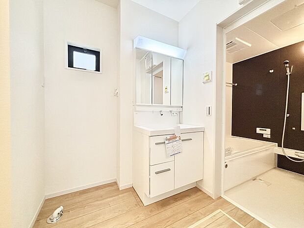 身支度もスムーズにおこなえる脱衣場