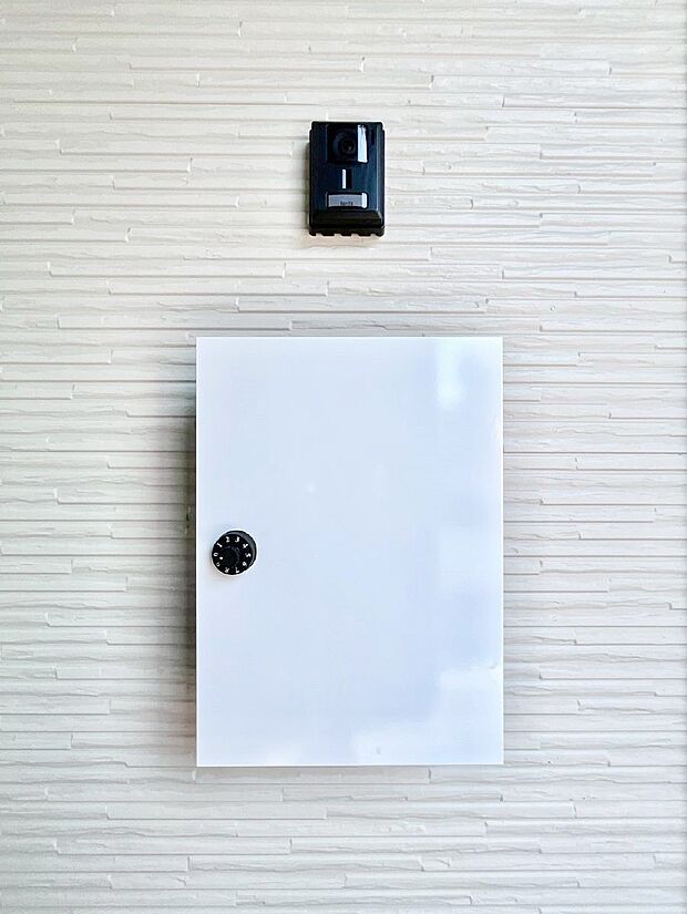 シンプルデザインのポスト。