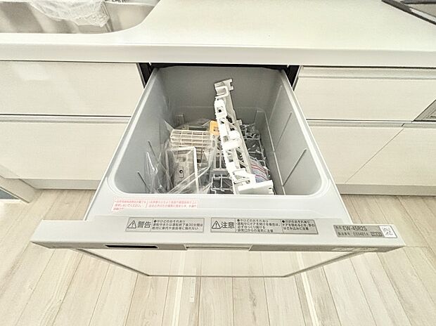 面倒なお片づけは食洗機にお任せ！家事の負担が減って、時間にも気持ちにもゆとりができます。