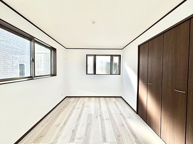 2面採光なので、明るく風通しも良く心地良い生活が送れます。