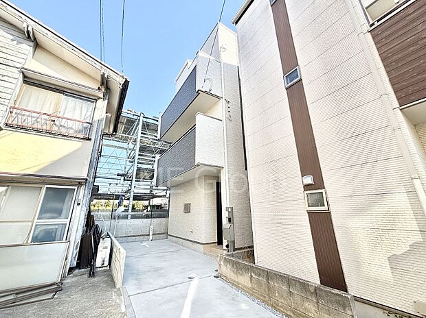 溢れる陽光でご家族の笑顔も輝く