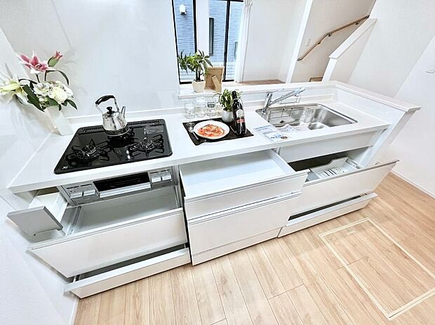 使いやすさを優先したスライド式収納タイプ！