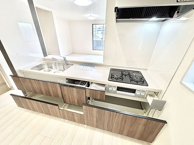 使いやすさを優先したスライド式収納タイプ!