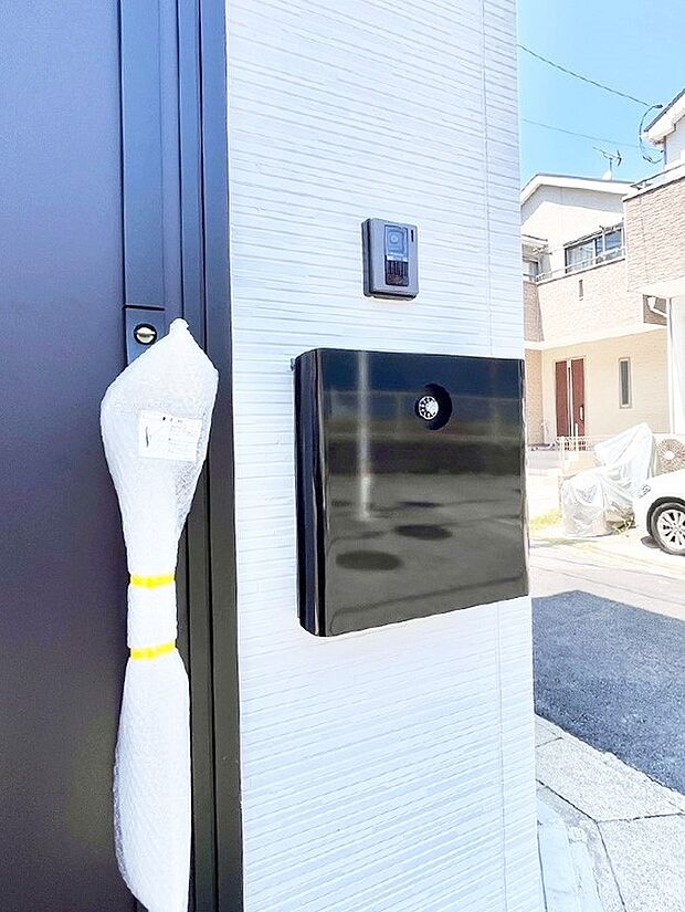 シンプルデザインのポスト。