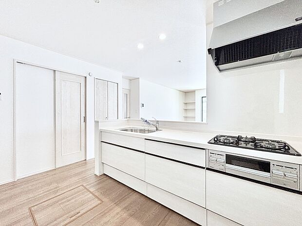 ゆとりあるキッチンではご家族と楽しくお料理ができます。