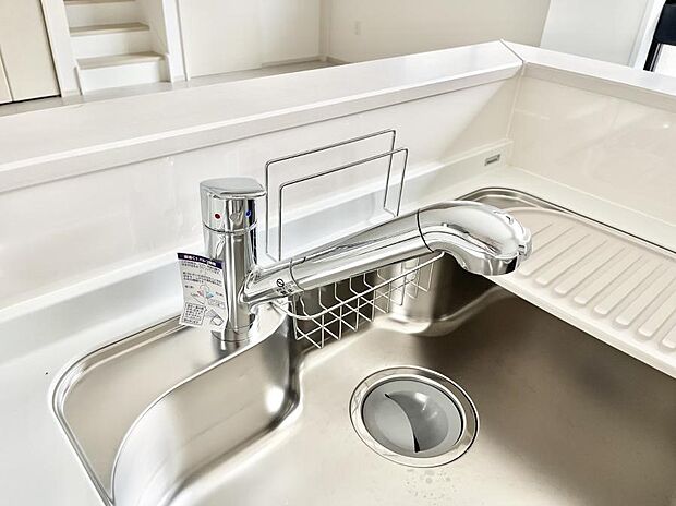 いつでも清潔なおいしいお水を。一つの水栓で水道水と浄水を使い分け。