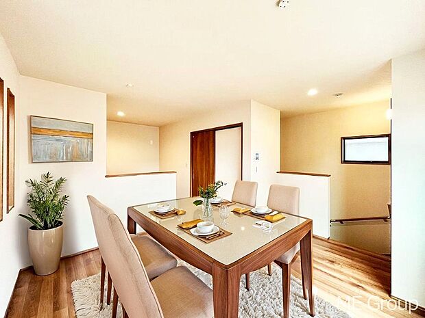 どこにいても家族のつながりを感じられるコミュニケーションリビング※家具はCGです