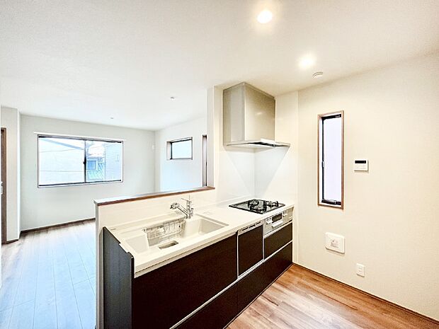 料理をしながらご家族との会話を楽しめる対面カウンターキッチン